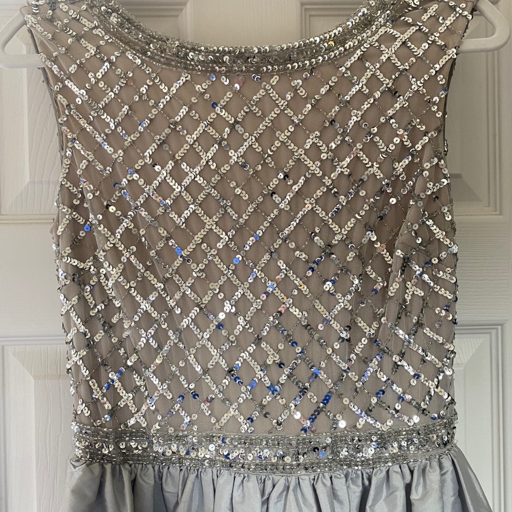 Aidan Mattox Sz6 Silver Beaded Taffeta Gown
